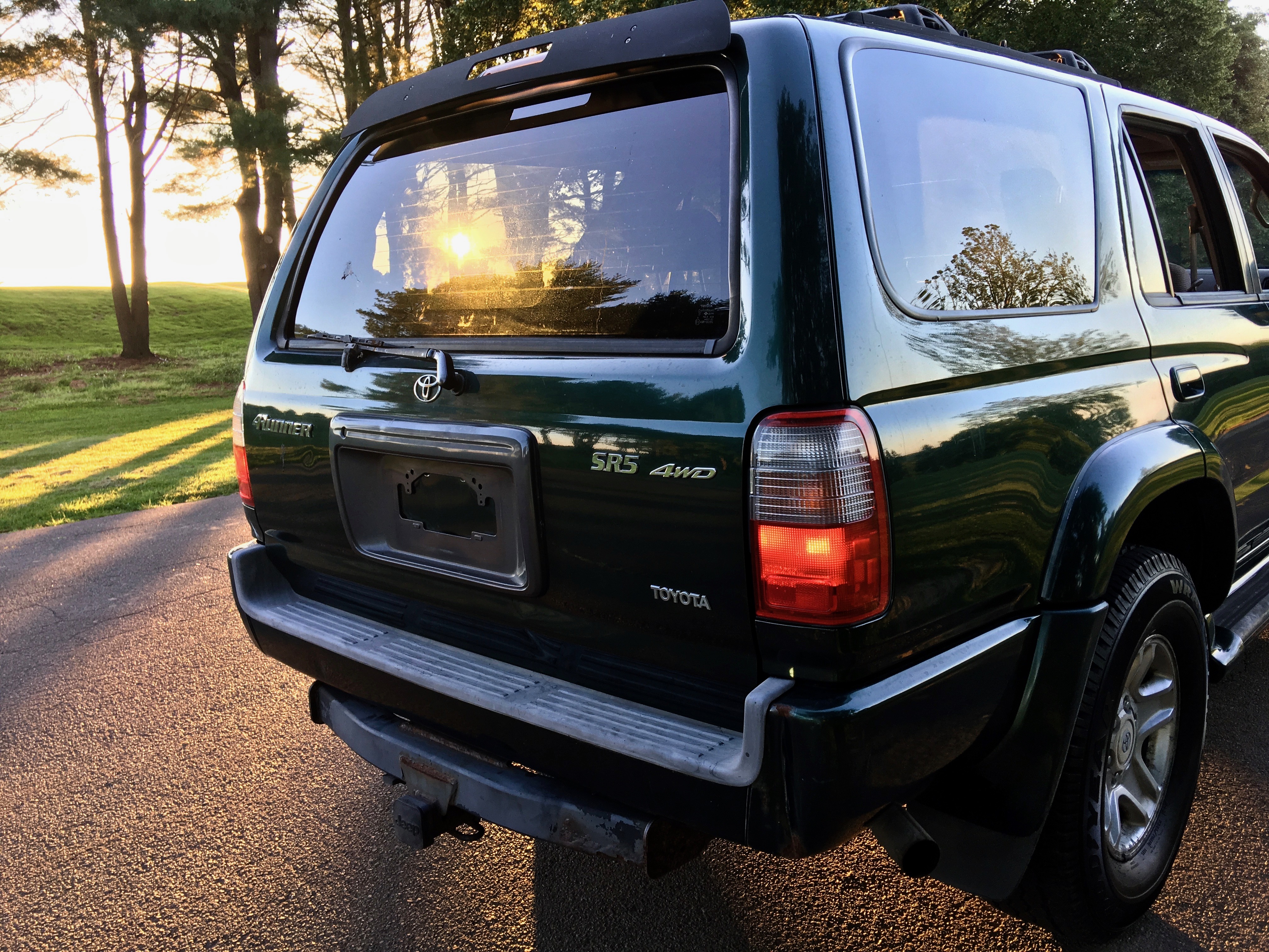 2000 Toyota 4Runner 3.4L V6 4WD 5 Speed Manual 129K - 3rd Gen - Our Pro Recon - New Clutch, Timing Belt and Waterpump, New Valve Cover Gaskets, New Spark Plugs, New Alternator, New Radiator, New Muffler and Tailpipe, New Rear Coil Springs, New Rear Shocks, New Brakes, New Tires, Frame Descaling, Applied Rust Converter Rust Mort, Sealed Frame with Fluid Film, New Bumpers - Beautiful Engine - has No Leaks — photo 11